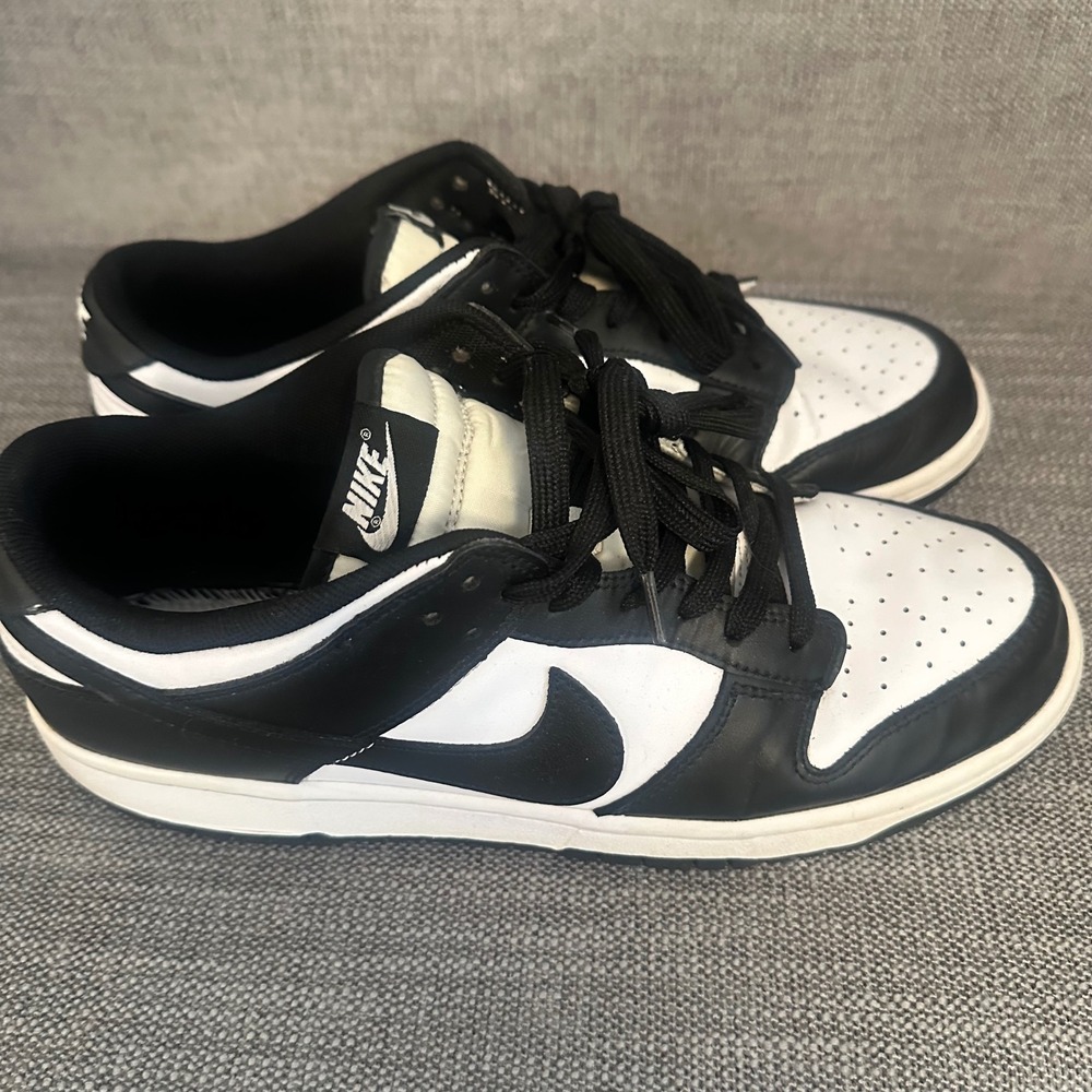 Nike Dunk Low Panda Sneakers Mens Size 10 Black White Condition DD1391-100